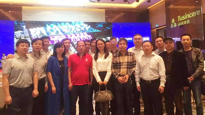 91看片地址参加清华无锡同学会